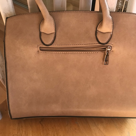 Classic handbag for work or party. - Picture 4 of 8